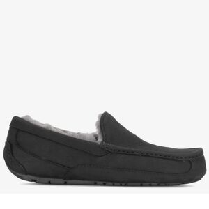 Ugg Ascot Matte Black Leather Loafer